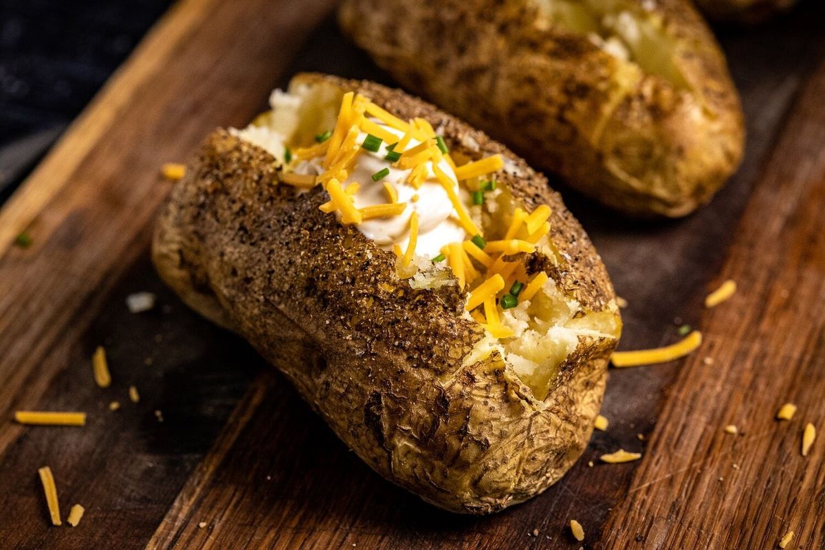 baked-potatoes-on-the-grill-recipe
