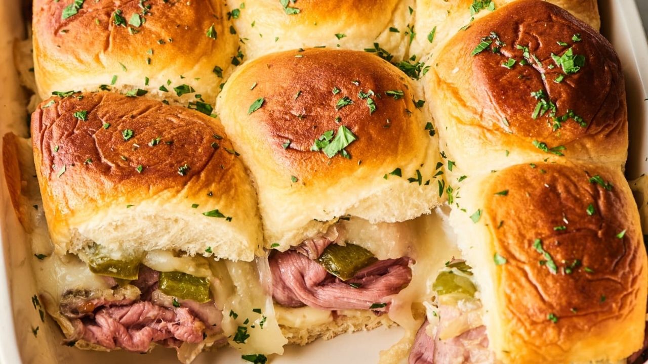 hawaiian-roll-roast-beef-and-cheese-sandwiches-recipe