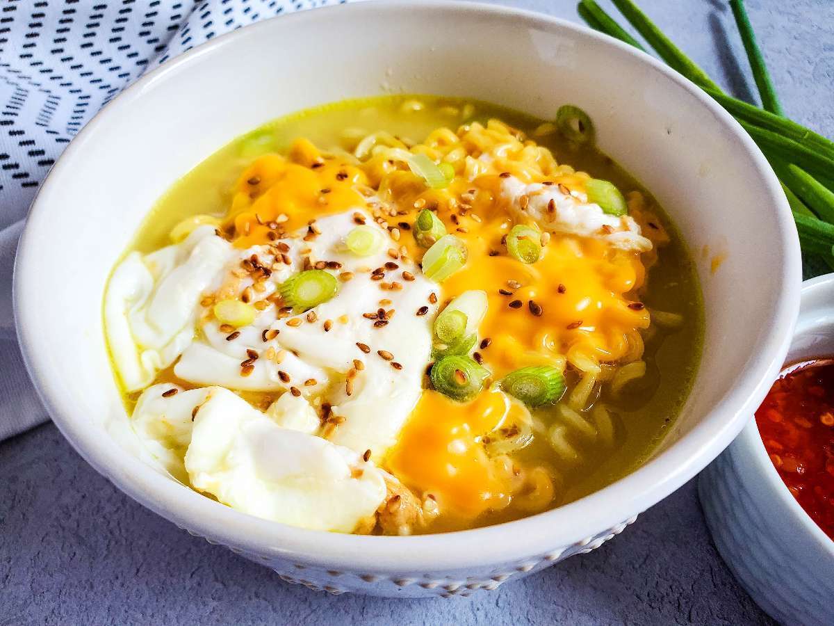 cheesy-ramen-noodles-recipe