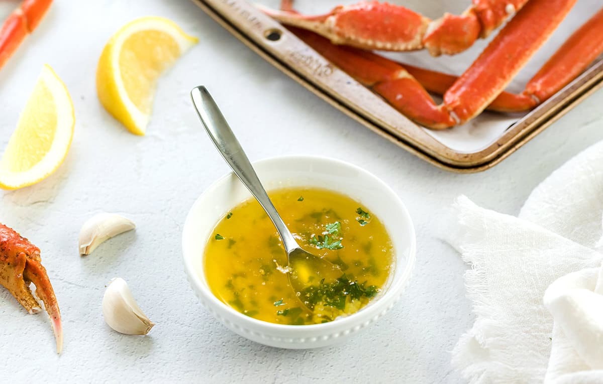 crab-legs-with-garlic-butter-sauce-recipe